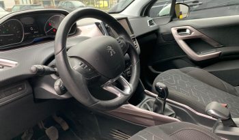 Peugeot 2008 1.2i PureTech Active full