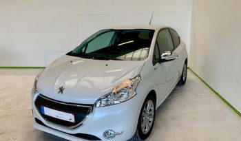 Peugeot 208 1.2i Style full