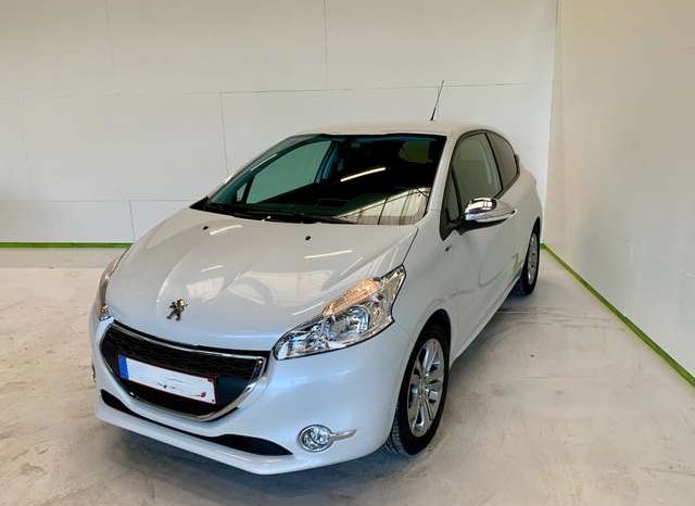 Peugeot 208 1.2i Style full