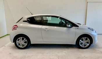 Peugeot 208 1.2i Style full