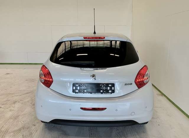 Peugeot 208 1.2i Style full