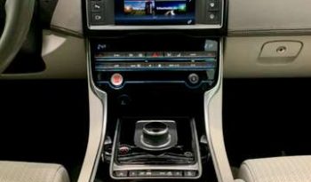 Jaguar XE 2.0 D Prestige full