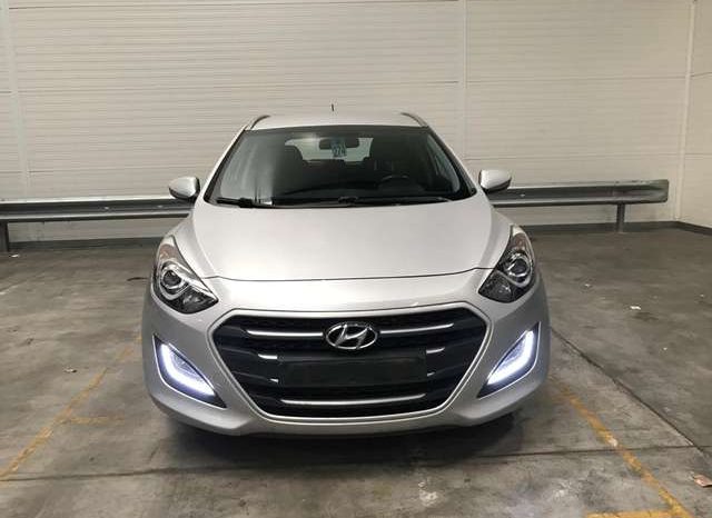 Hyundai i30 full