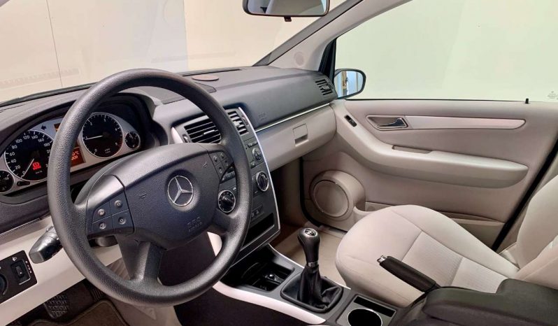 Mercedes-Benz B 180 CDI full